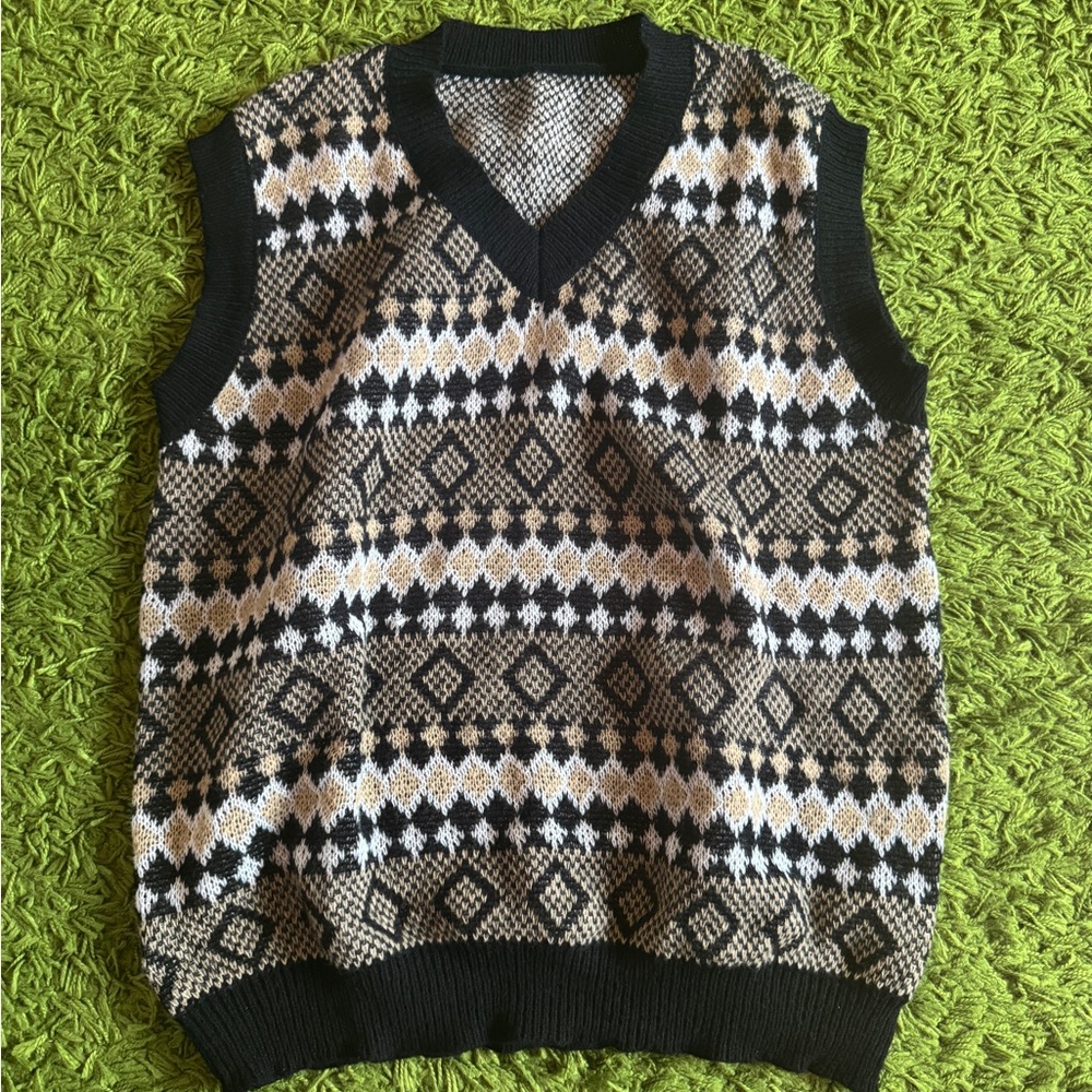 Oversized Patterned Sweater Vest